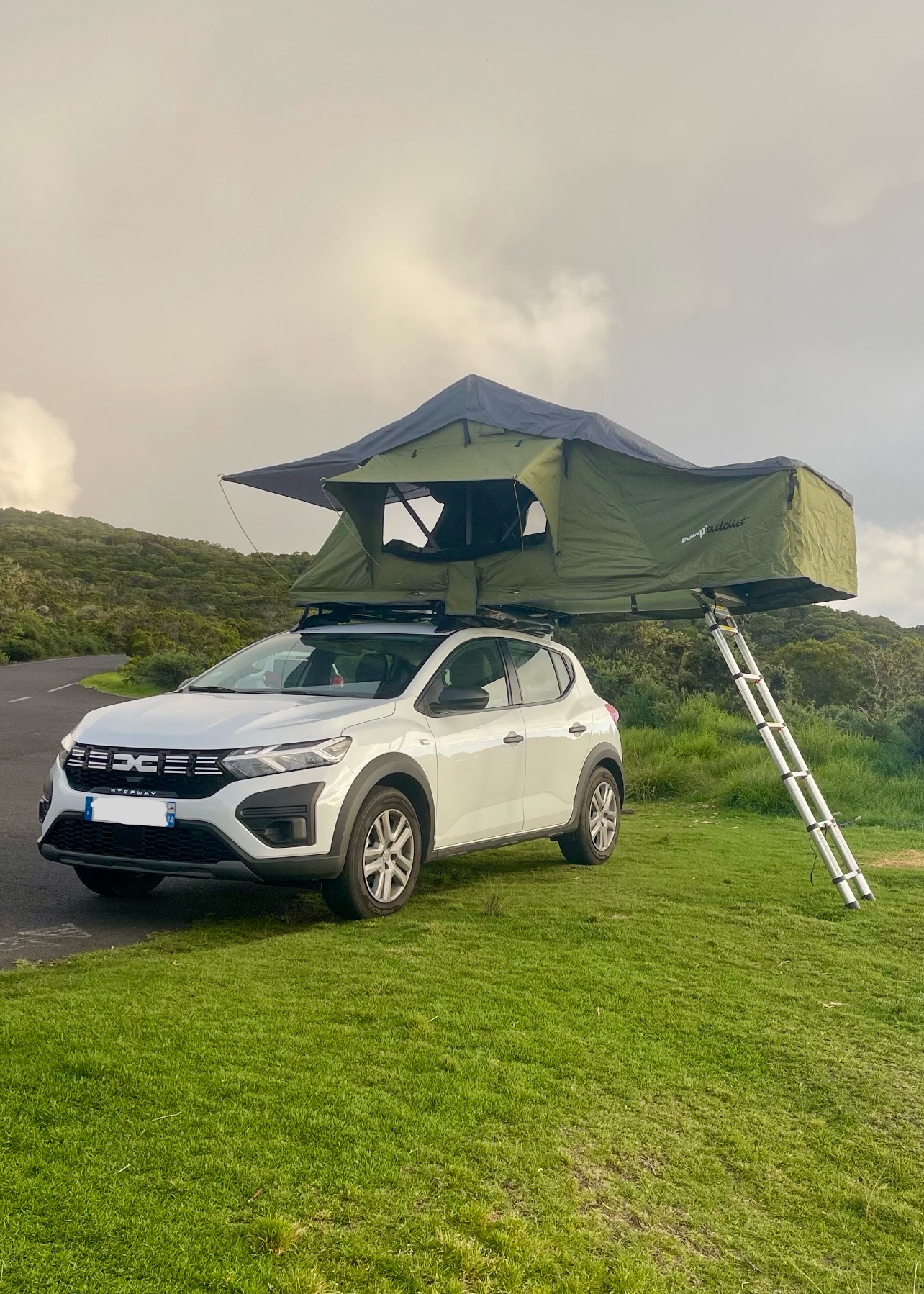 Dacia + tente de toit